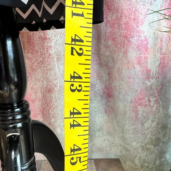 📌Emma & Michele Zigzag Design Slim Looking Silhouette Sleeveless Dress - Picture 6 of 11